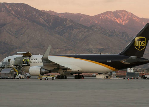 UPS國(guó)際快遞全稱(chēng)解析及其全球服務(wù)網(wǎng)絡(luò)